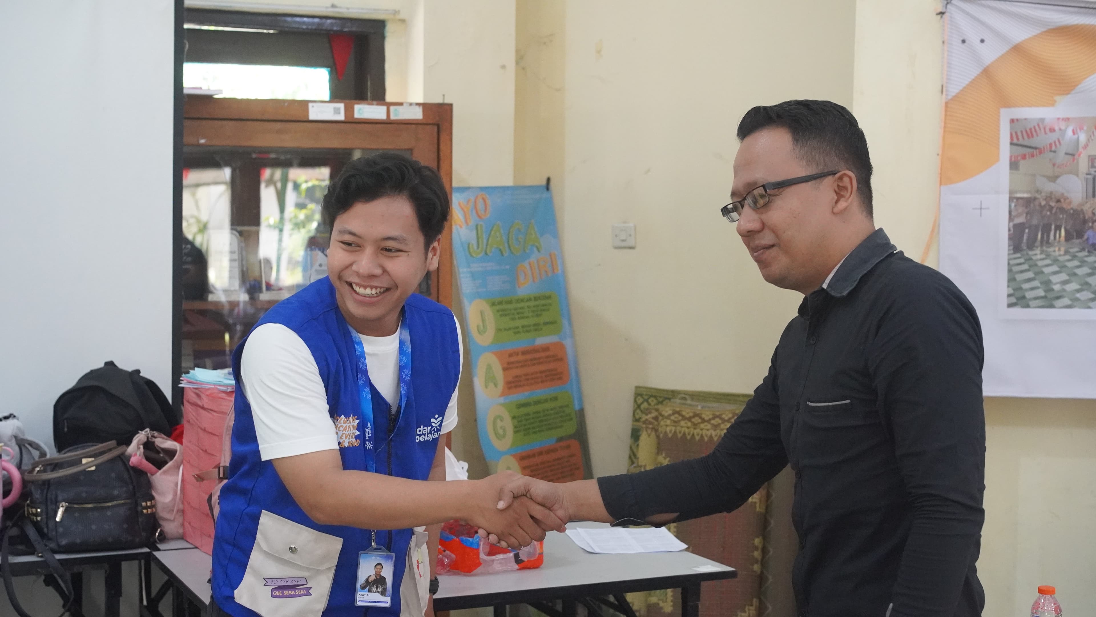 Silaturahmi dan penyerahan tali asih
